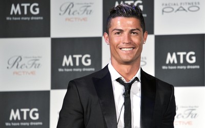 艾尚体育热评-以色列篮球球星与足球明星跨界互动